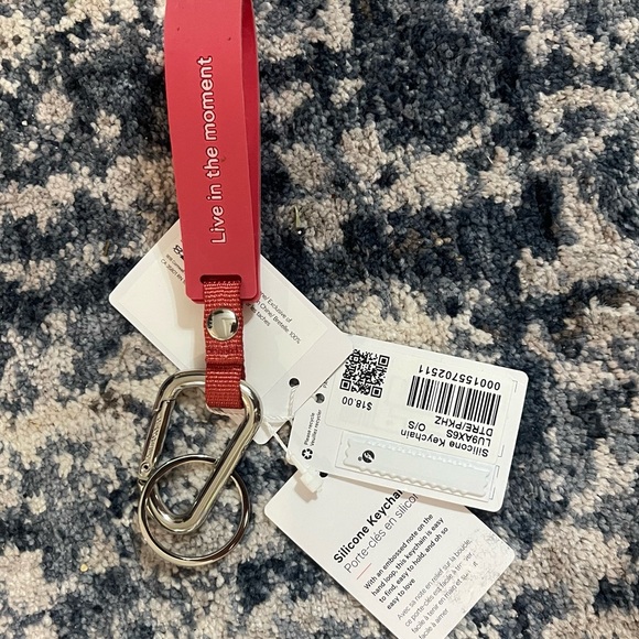 Lululemon silicone keychain NWT pink haze - Picture 1 of 3
